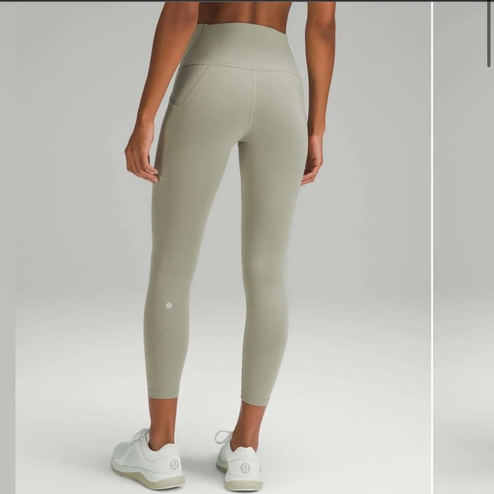 Lululemon Wunder Train High-Rise Tight with Pockets 25